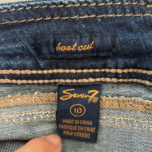 Seven boot cut jeans with unique stitching details - Picture 9 of 10